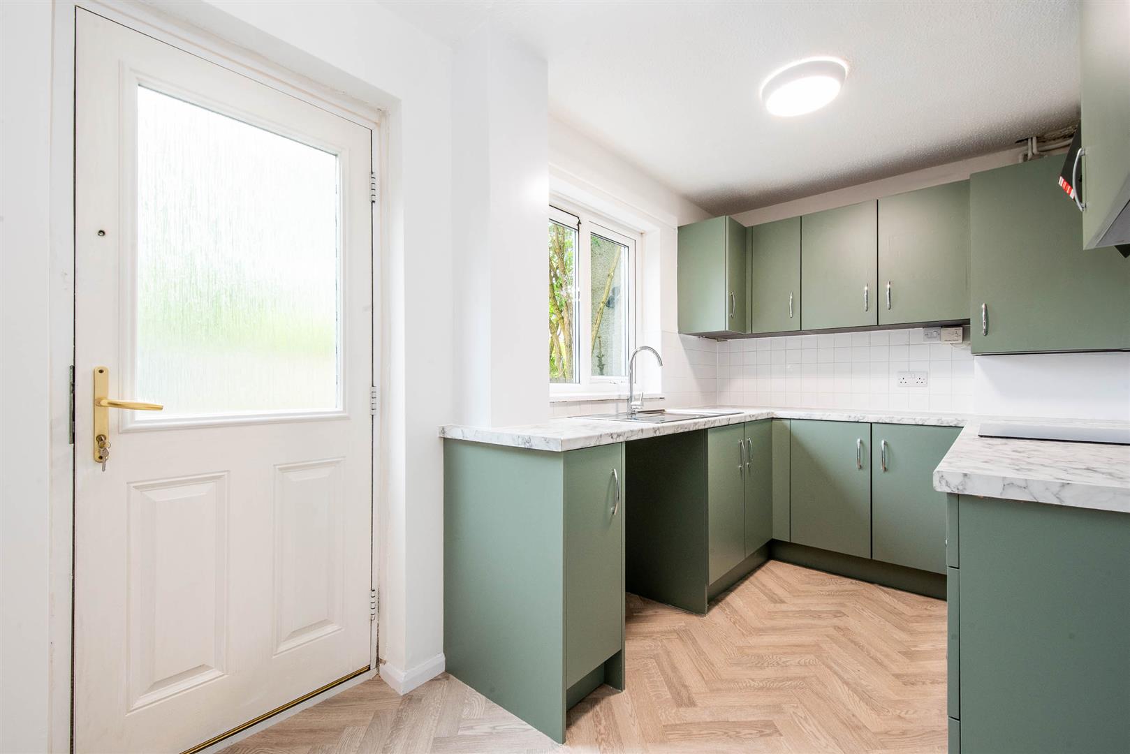 2 bed property in New Rough Hey, Preston